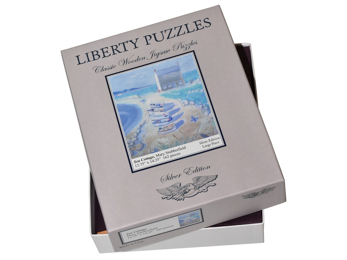 The puzzle, Sea Cottage and the box that it comes in.