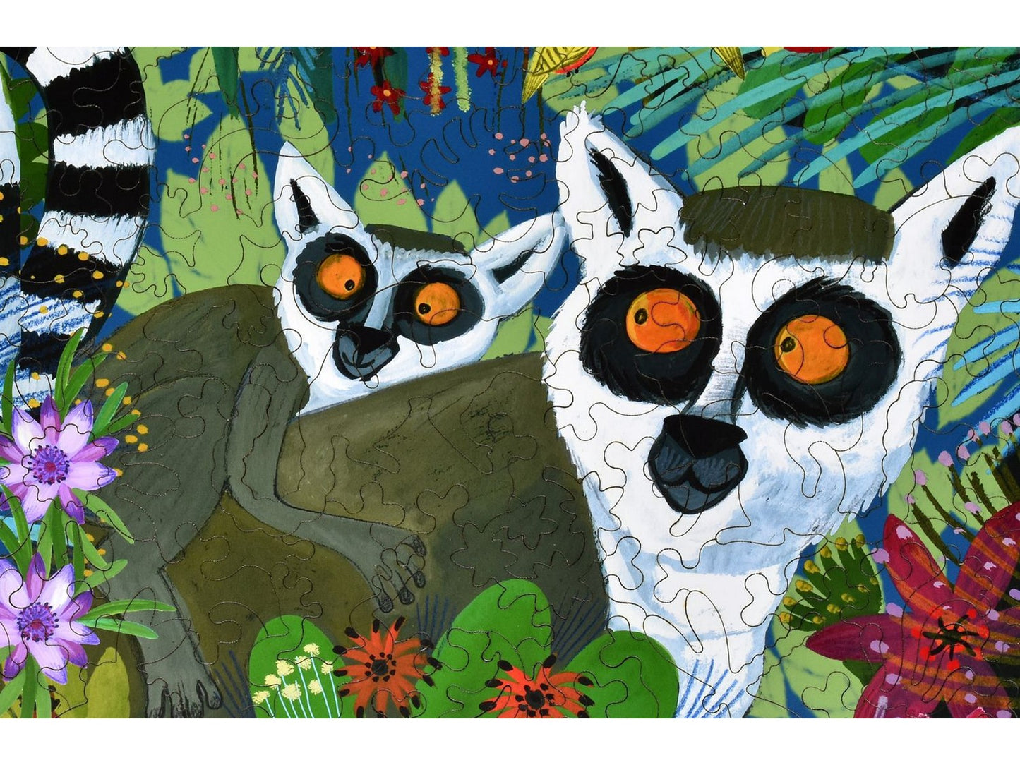 A closeup of the front of the puzzle, Mama Lemur, showing the detail in the pieces.