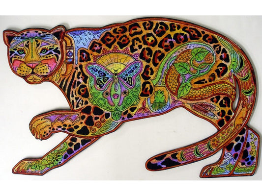 The front of the puzzle, Jaguar, which shows various plants and animals in the shape of a jaguar.