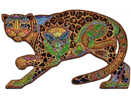 The front of the puzzle, Jaguar, which shows various plants and animals in the shape of a jaguar.