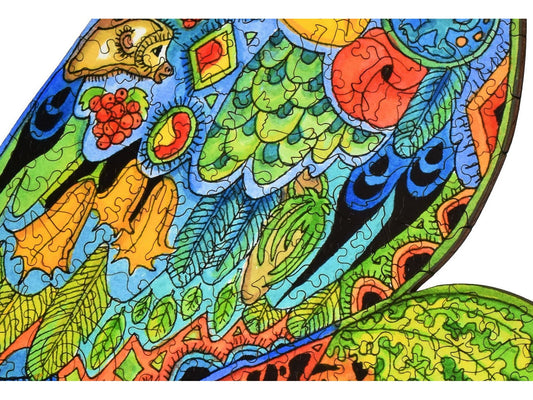 A closeup of the front of the puzzle, Macaw.